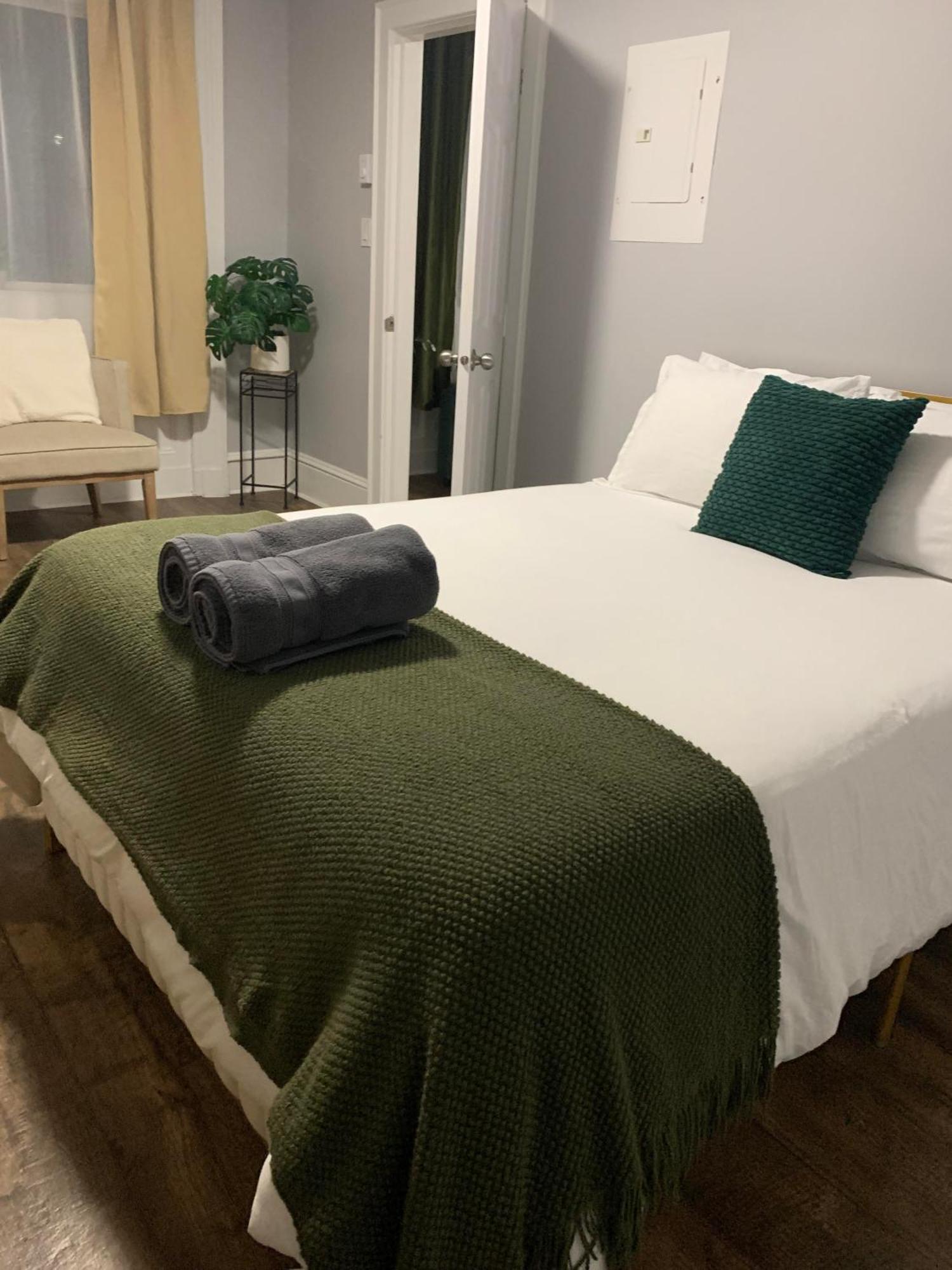 Cozy 1Br By Hospital & Uptown Appartement Saint John Buitenkant foto