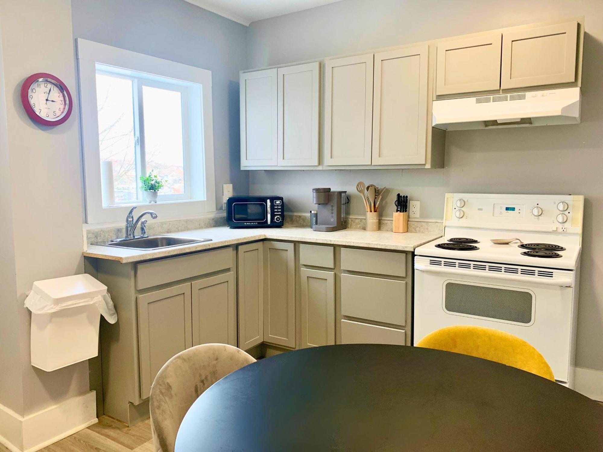 Cozy 1Br By Hospital & Uptown Appartement Saint John Buitenkant foto